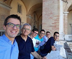 Pellegrini nella Casa del "Sì"